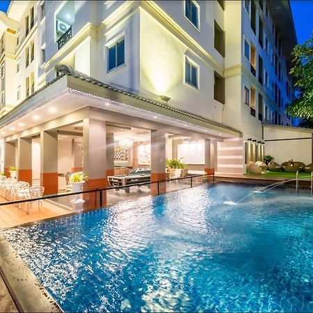 Napheera Royal Tel Hotel Ban Khlong Bang Krathiam ภายนอก รูปภาพ